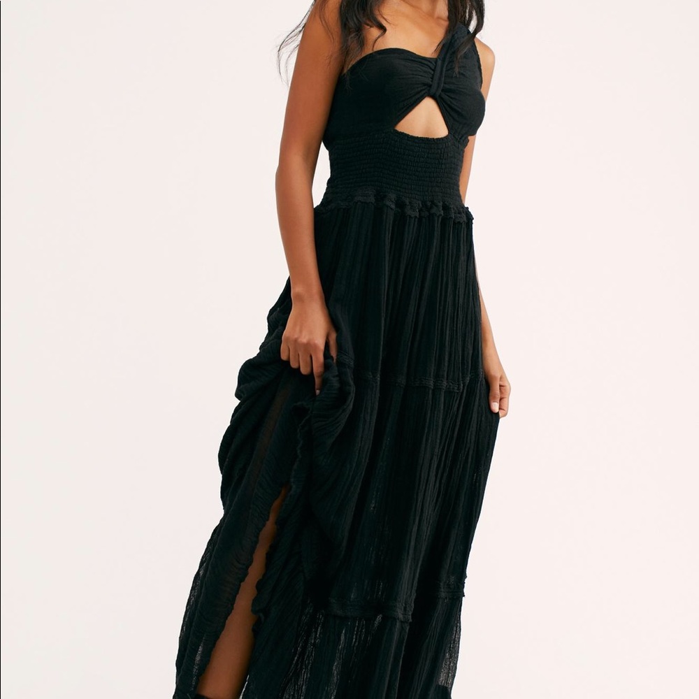 Jen’s pirate booty Iberian maxi dress ☀️